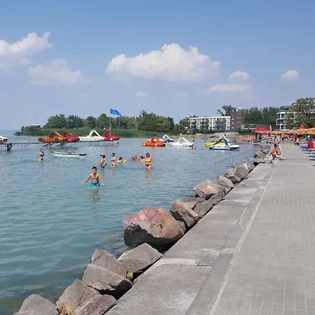 In - Balaton 38420 アパート *